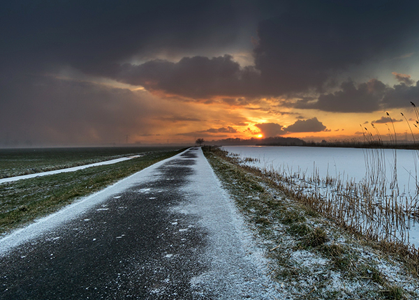 公路冰雪濕滑路面及環(huán)境監(jiān)測(cè)解決方案